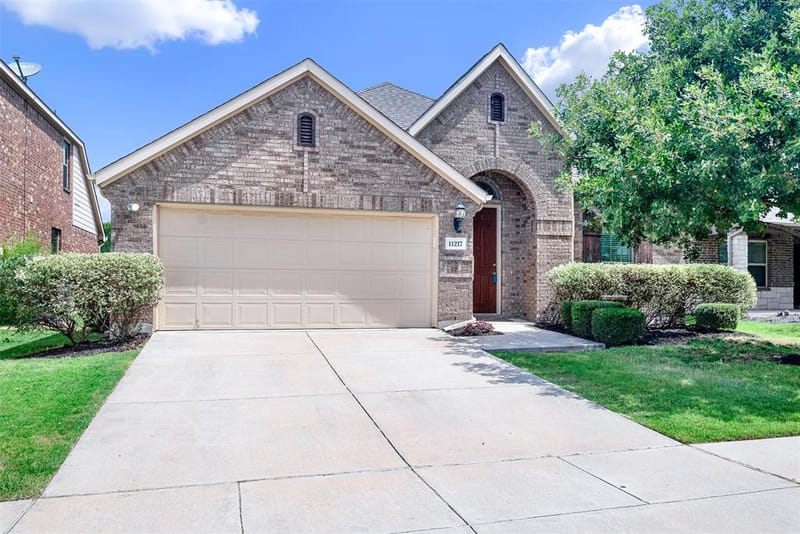 11217 Gibbons Creek Drive, Frisco TX 75036 - Photo 3