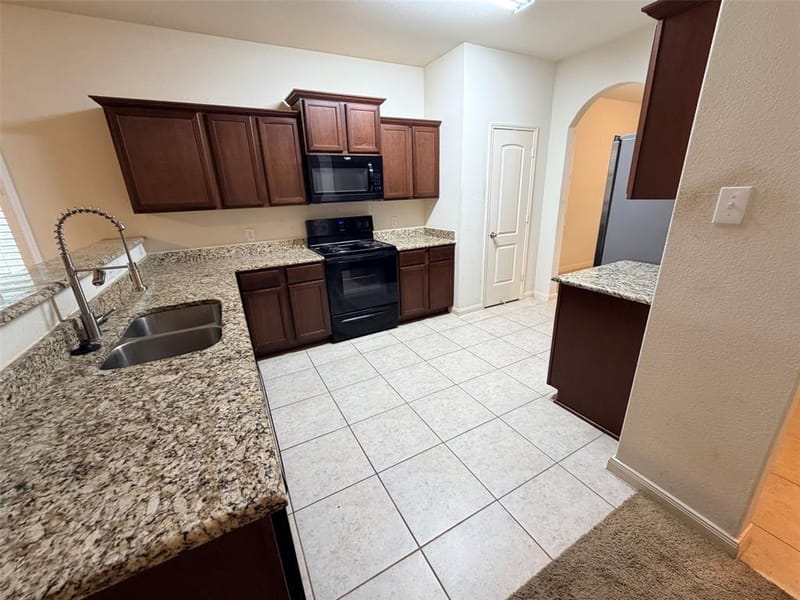 1617 Park Trails Boulevard, Princeton TX 75407 - Photo 4