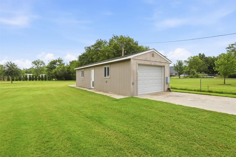 2815 Roosevelt Drive, Dalworthington Gardens TX 76016 - Photo 36
