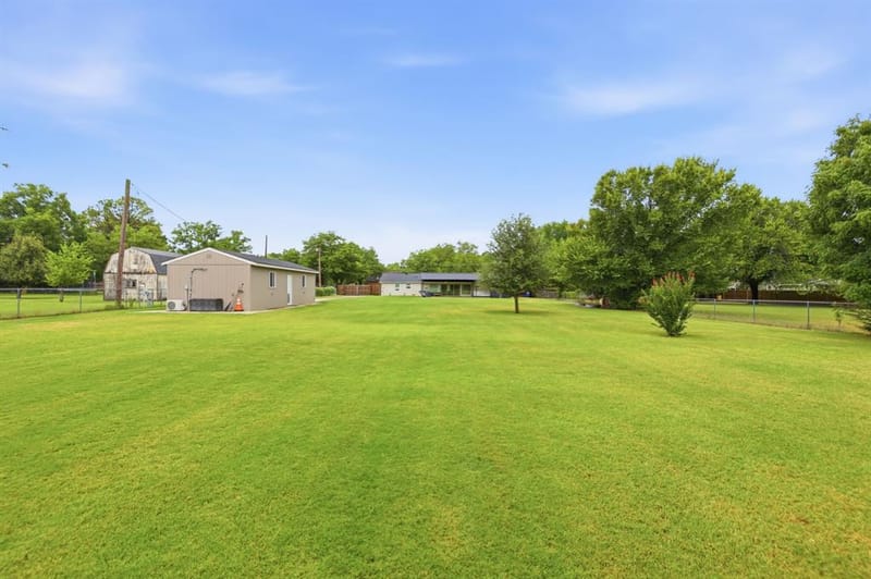 2815 Roosevelt Drive, Dalworthington Gardens TX 76016 - Photo 33