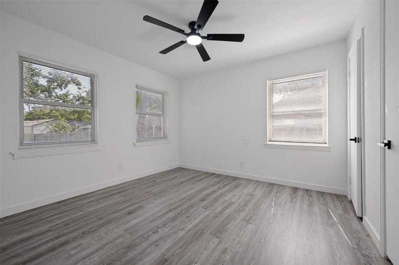 209 W 12th Street, Irving TX 75060 - Photo 6
