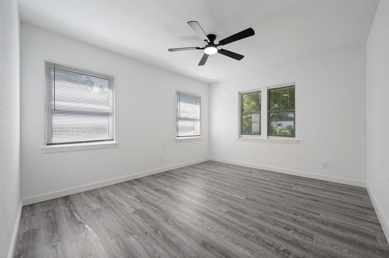 209 W 12th Street, Irving TX 75060 - Photo 7