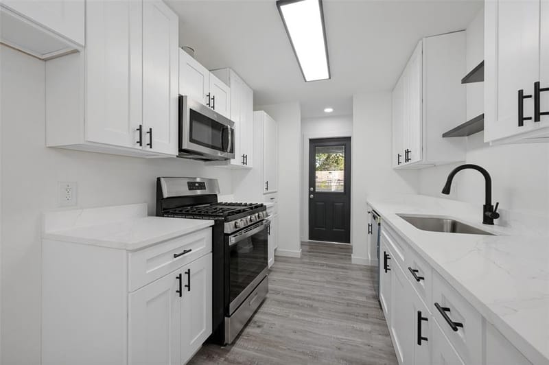 209 W 12th Street, Irving TX 75060 - Photo 5
