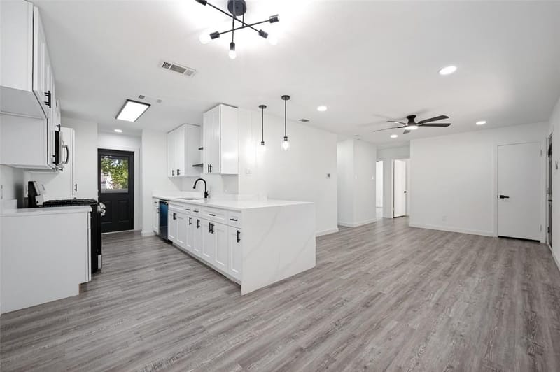 209 W 12th Street, Irving TX 75060 - Photo 4