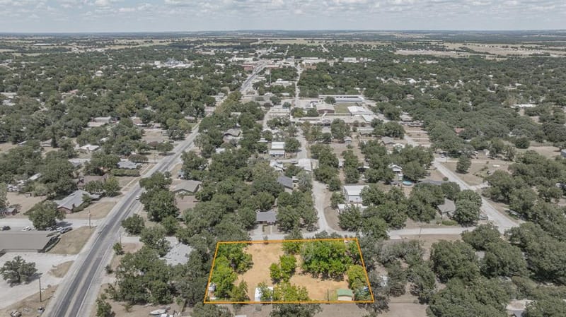 140 E Plum Avenue, De Leon TX 76444 - Photo 23