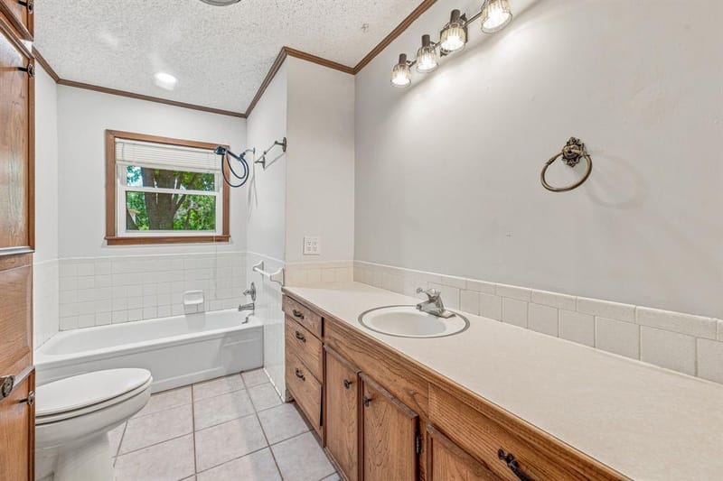 140 E Plum Avenue, De Leon TX 76444 - Photo 13