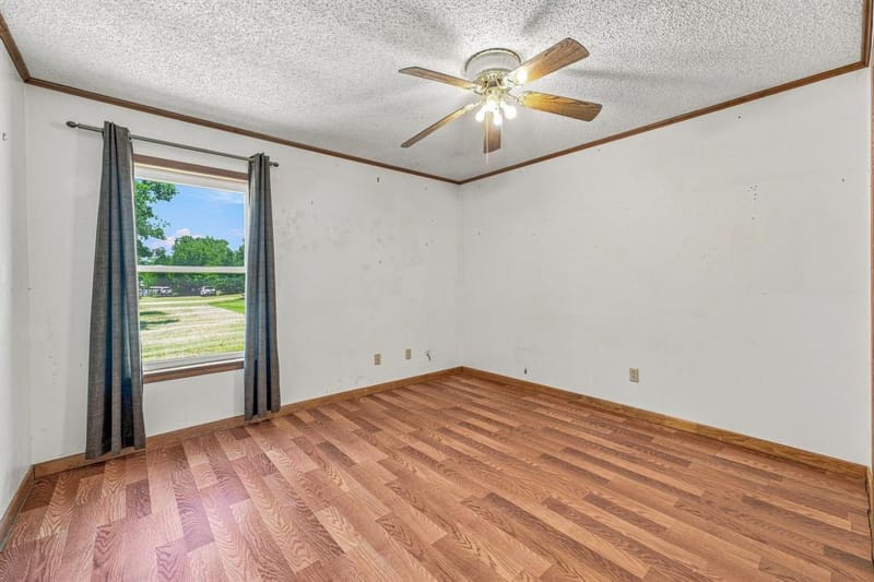 140 E Plum Avenue, De Leon TX 76444 - Photo 12