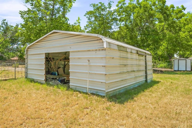 140 E Plum Avenue, De Leon TX 76444 - Photo 20