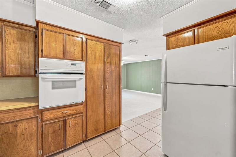 140 E Plum Avenue, De Leon TX 76444 - Photo 9