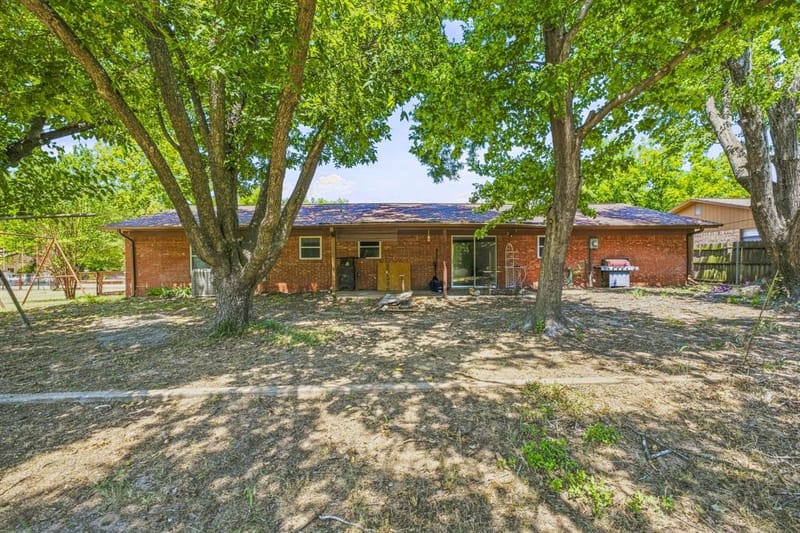 140 E Plum Avenue, De Leon TX 76444 - Photo 18