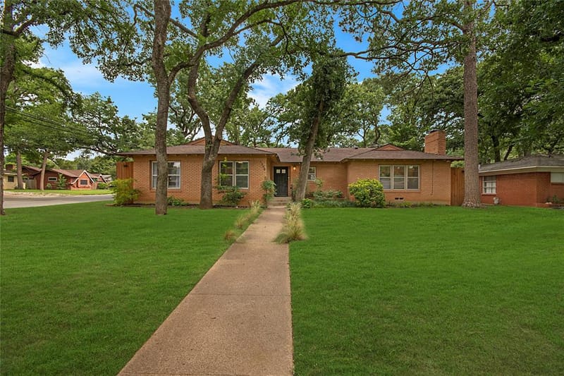 1200 Barker Street, Arlington TX 76012 - Photo 4