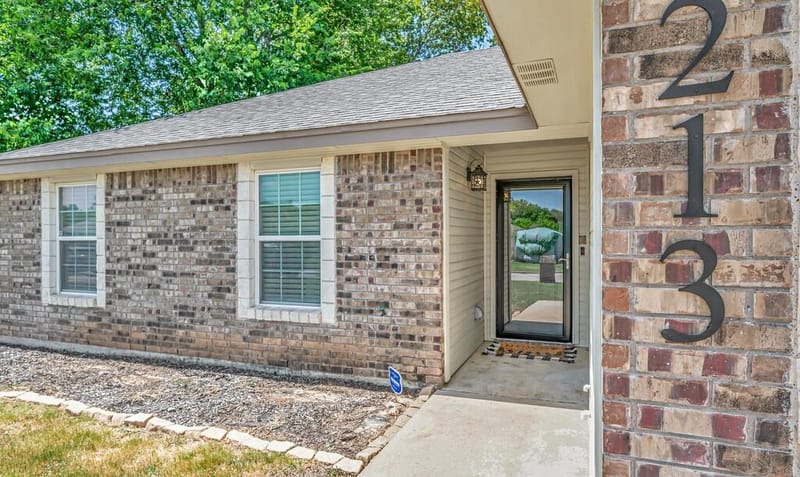 213 Woodlands Boulevard, Bellmead TX 76705 - Photo 2