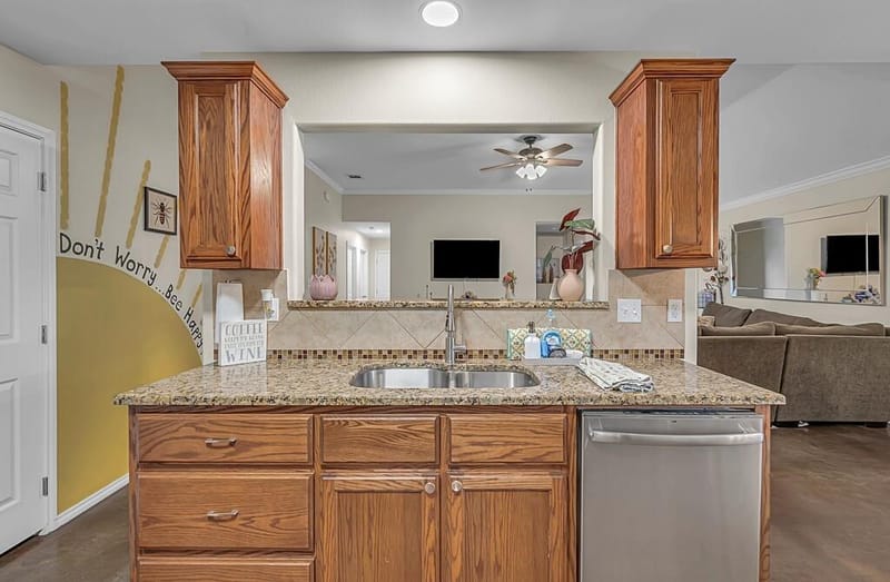 213 Woodlands Boulevard, Bellmead TX 76705 - Photo 13