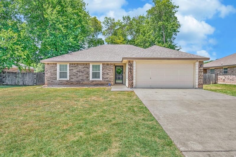 213 Woodlands Boulevard, Bellmead TX 76705