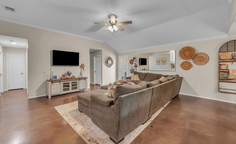 213 Woodlands Boulevard, Bellmead TX 76705 - Photo 5