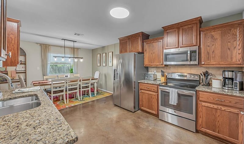 213 Woodlands Boulevard, Bellmead TX 76705 - Photo 9