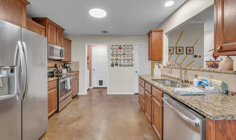 213 Woodlands Boulevard, Bellmead TX 76705 - Photo 11