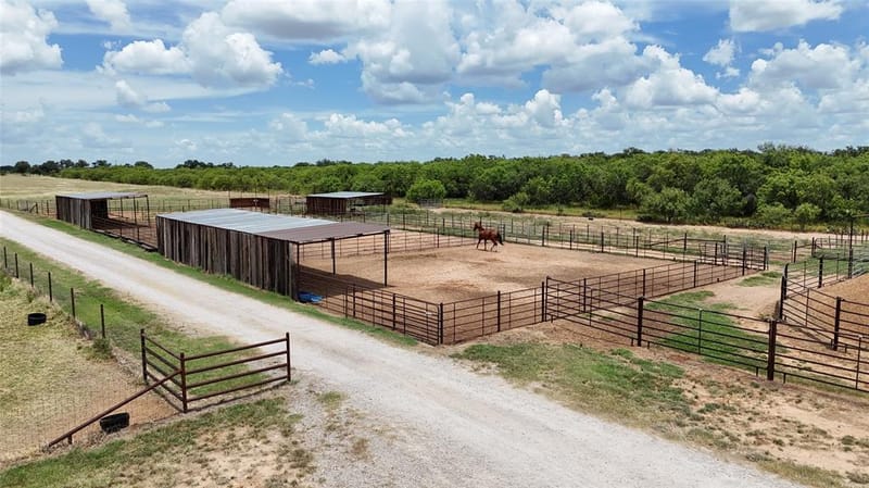 6912 67,84, Bangs TX 76823 - Photo 29