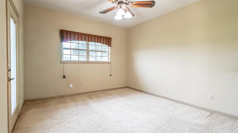 2300 E Emerald Bend Court, Granbury TX 76049 - Photo 23