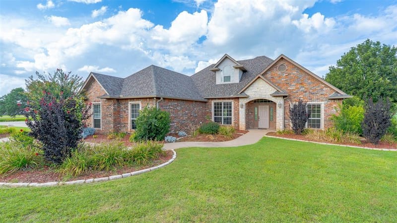 2300 E Emerald Bend Court, Granbury TX 76049 - Photo 2