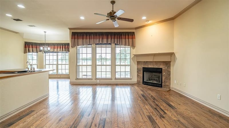2300 E Emerald Bend Court, Granbury TX 76049 - Photo 6