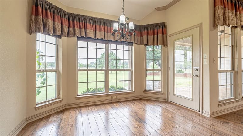 2300 E Emerald Bend Court, Granbury TX 76049 - Photo 13
