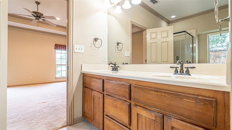 2300 E Emerald Bend Court, Granbury TX 76049 - Photo 17