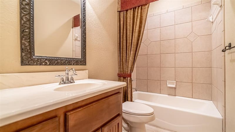 2300 E Emerald Bend Court, Granbury TX 76049 - Photo 22