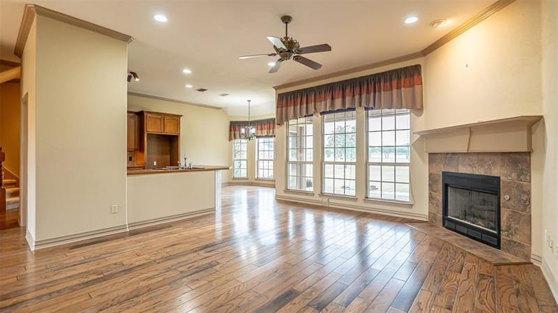 2300 E Emerald Bend Court, Granbury TX 76049 - Photo 7