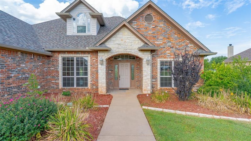 2300 E Emerald Bend Court, Granbury TX 76049 - Photo 3