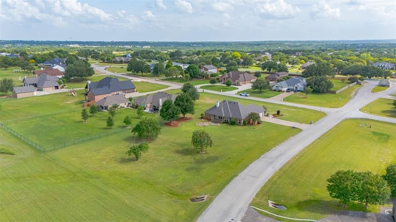 2300 E Emerald Bend Court, Granbury TX 76049 - Photo 36