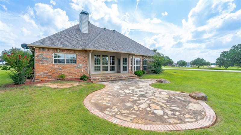 2300 E Emerald Bend Court, Granbury TX 76049 - Photo 30