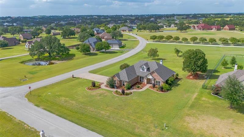 2300 E Emerald Bend Court, Granbury TX 76049 - Photo 37