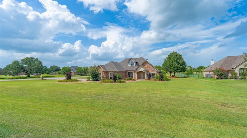 2300 E Emerald Bend Court, Granbury TX 76049 - Photo 40
