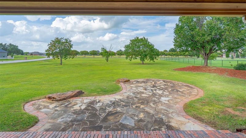 2300 E Emerald Bend Court, Granbury TX 76049 - Photo 31