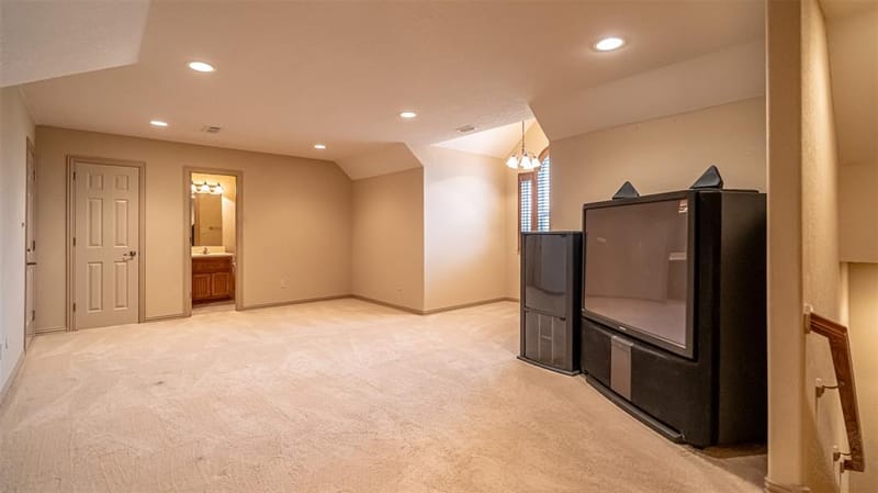 2300 E Emerald Bend Court, Granbury TX 76049 - Photo 25