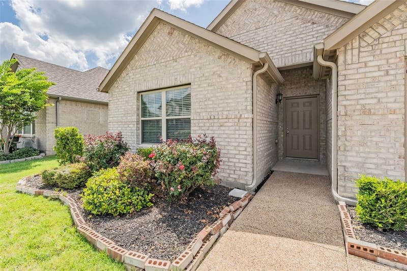1207 Putnam Street, Mansfield TX 76063 - Photo 2