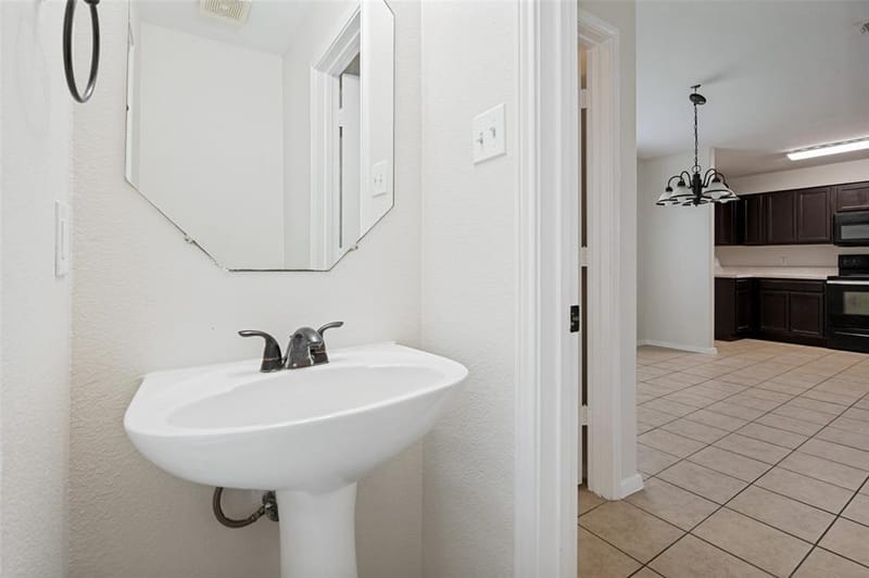 614 Hearthstone Drive, Lancaster TX 75146 - Photo 20