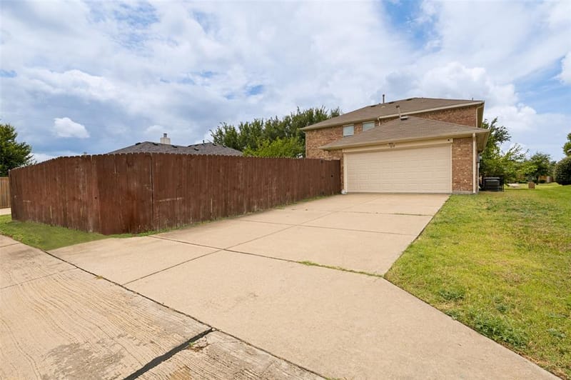614 Hearthstone Drive, Lancaster TX 75146 - Photo 24