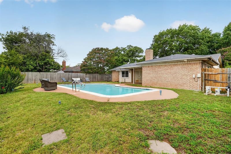 5016 Saint Lawrence Road, Fort Worth TX 76103 - Photo 3