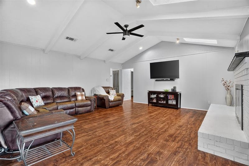 5016 Saint Lawrence Road, Fort Worth TX 76103 - Photo 9