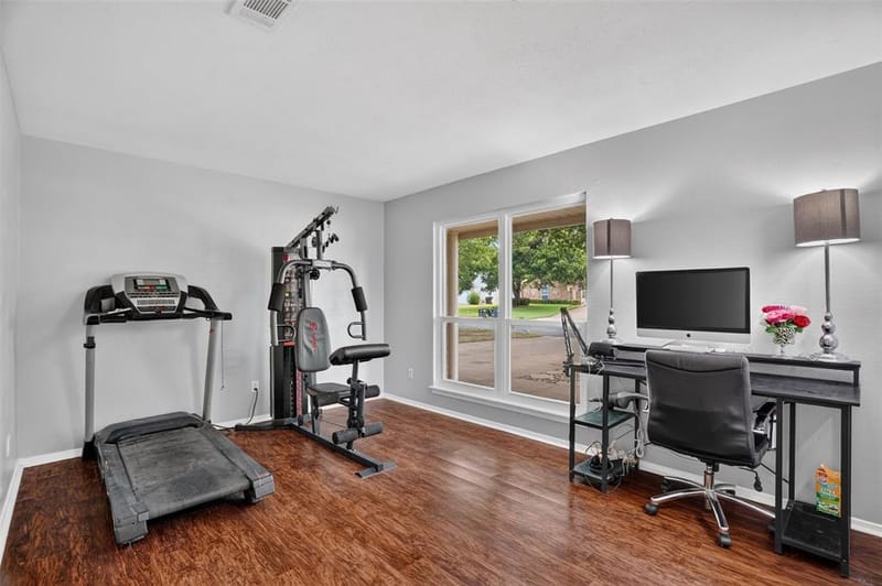 5016 Saint Lawrence Road, Fort Worth TX 76103 - Photo 10