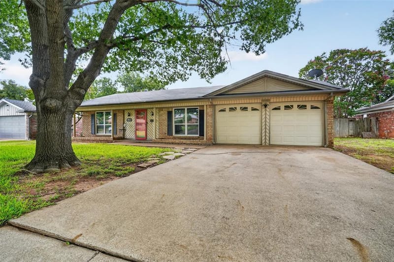 5016 Saint Lawrence Road, Fort Worth TX 76103 - Photo 4