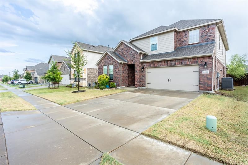 3235 Hunters Glen Drive, Aubrey TX 76227 - Photo 2
