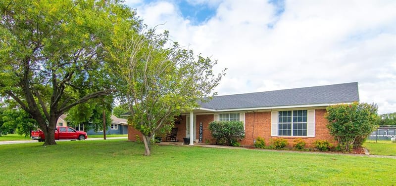 1909 4th Street, Brownwood TX 76801 - Photo 2