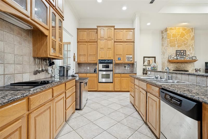9709 Divot Drive, Granbury TX 76049 - Photo 17