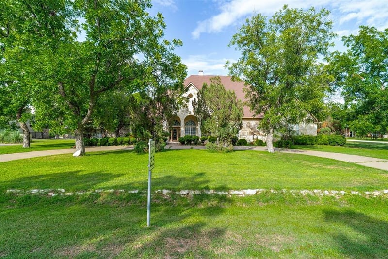 9709 Divot Drive, Granbury TX 76049 - Photo 3