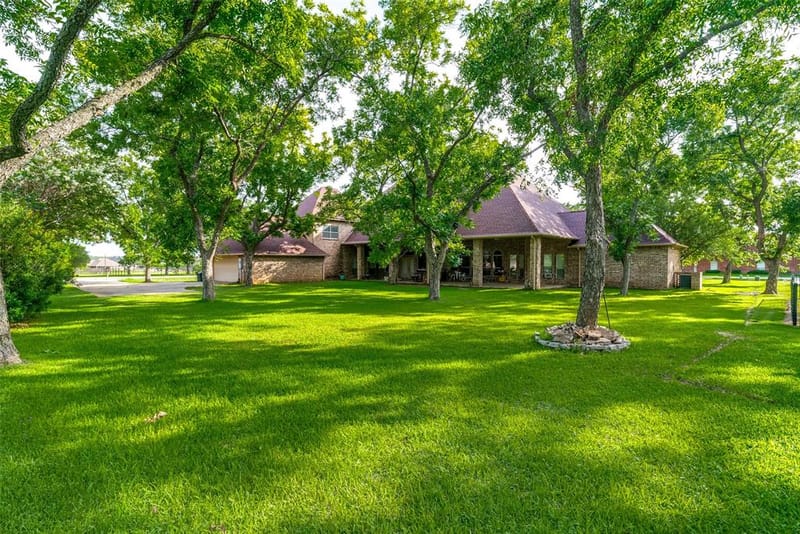 9709 Divot Drive, Granbury TX 76049 - Photo 36