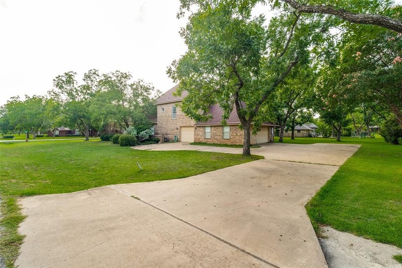 9709 Divot Drive, Granbury TX 76049 - Photo 34