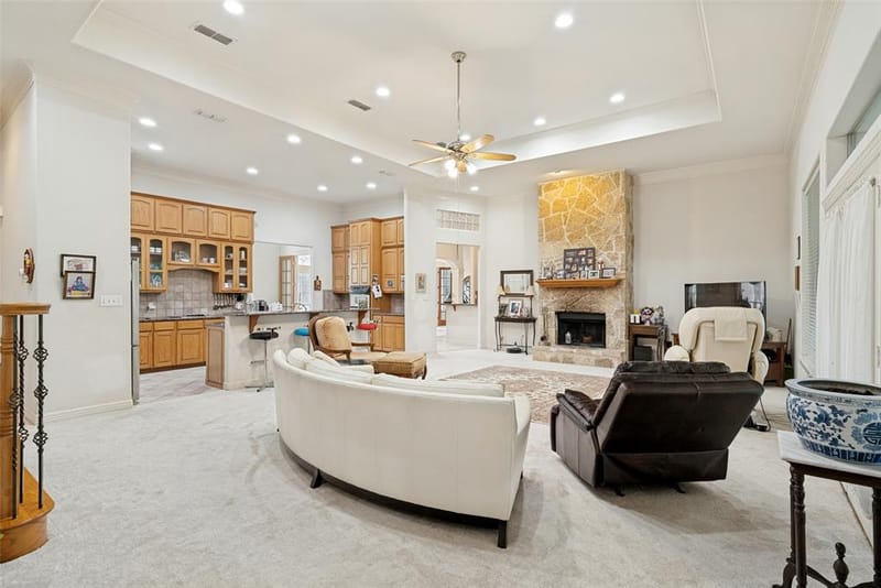 9709 Divot Drive, Granbury TX 76049 - Photo 11